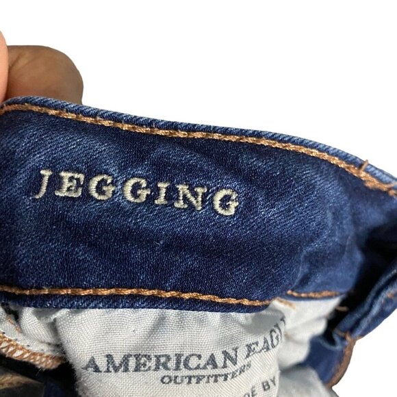 American Eagle Women’s Super-Stretch Destroyed Jeggings - Picture 8 of 9